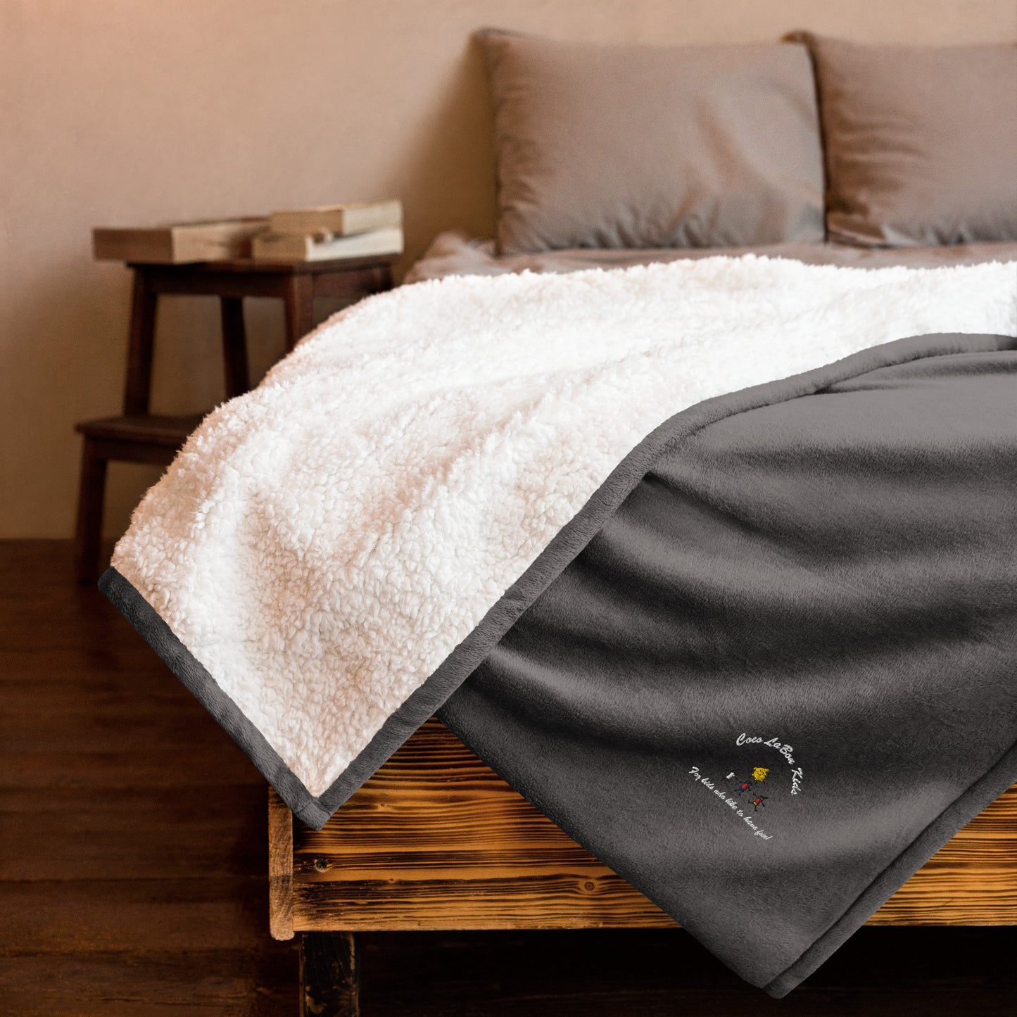 Coco LaBon Kids Premium sherpa blanket